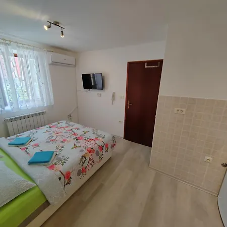 Rooms Neda Izola Room photo